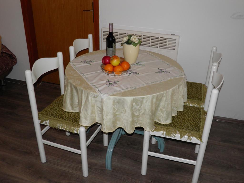 Apartment Nevia A/5 Poreč Exteriör bild